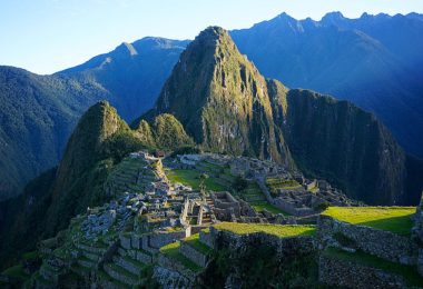 Machu Picchu al Amanecer: Un Espectáculo Natural sin Igual