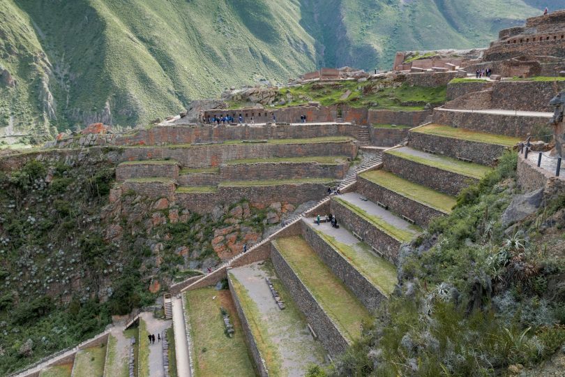 Ollantaytambo: La Fortaleza Inca que Te Hará Viajar en el Tiempo