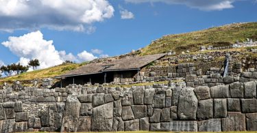 Sacsayhuamán: El Enigma de los Incas en el Corazón de Cusco